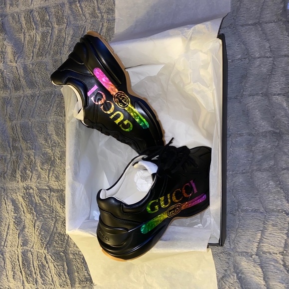 Women’s Rython Gucci logo leather sneaker - Picture 3 of 11